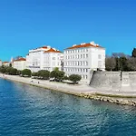 Old Town Spider Апартаменти *